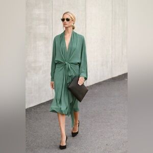 Rodebjer Mabelin Cape Dress